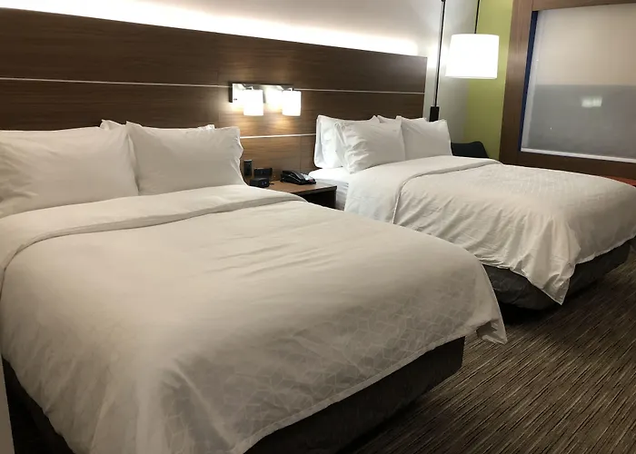 Holiday Inn Express & Suites Racine By Ihg